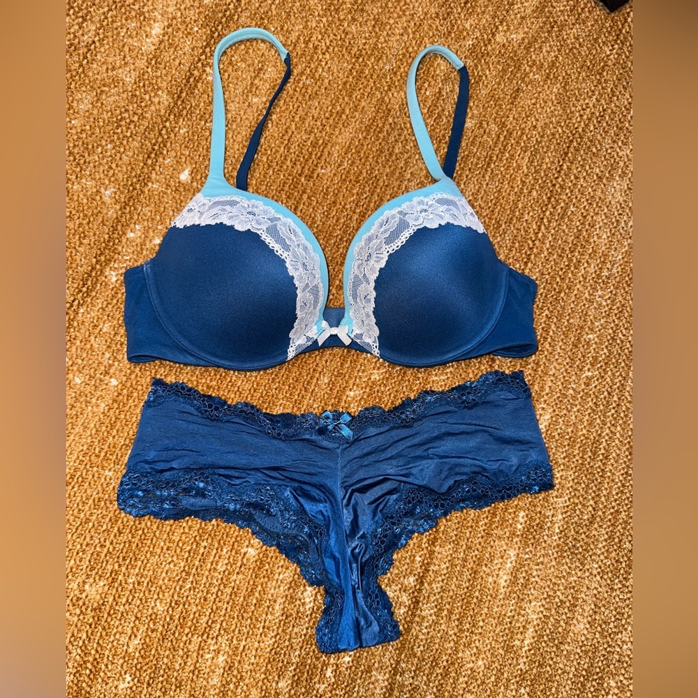 Victoria’s Secret matching 34C Bra and Panty